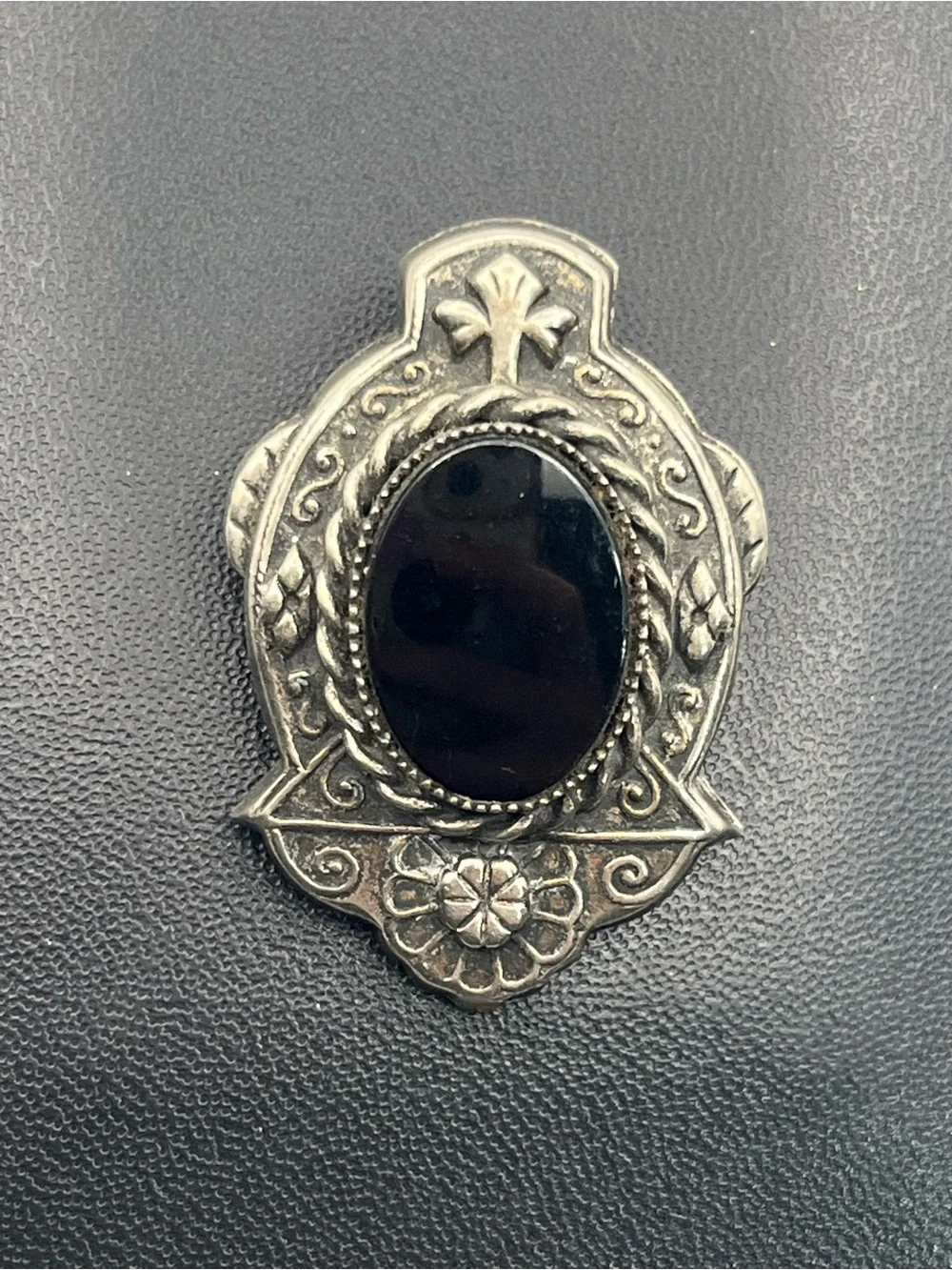 N/A silver tone